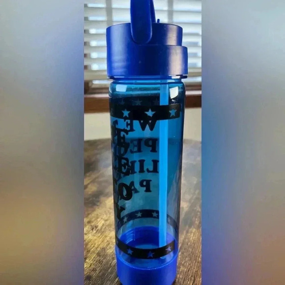 Victorias Secret | PINK Campus plastic water bottle - Picture 11 of 12